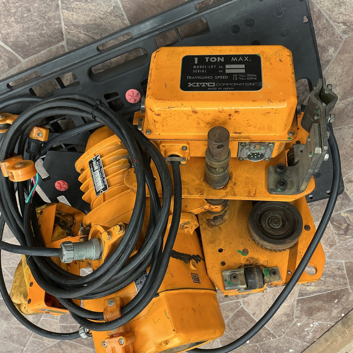 【中古・店頭引き取り限定】 キトー KITO 電動チェーンホイスト 三相200V 250kg  ES3B-207 電動トロリ MS3F-153 セット品 【越谷店】