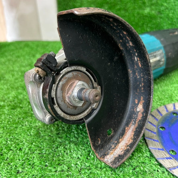 ディスクグラインダ 100mm GA4031 【野田愛宕店】