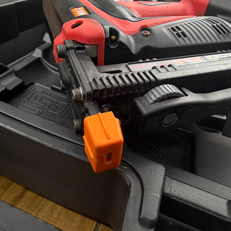 打ち込み動作良好 18V 幅4mm 充電式タッカ TJ-25/4J 【リライズ蓮田店】