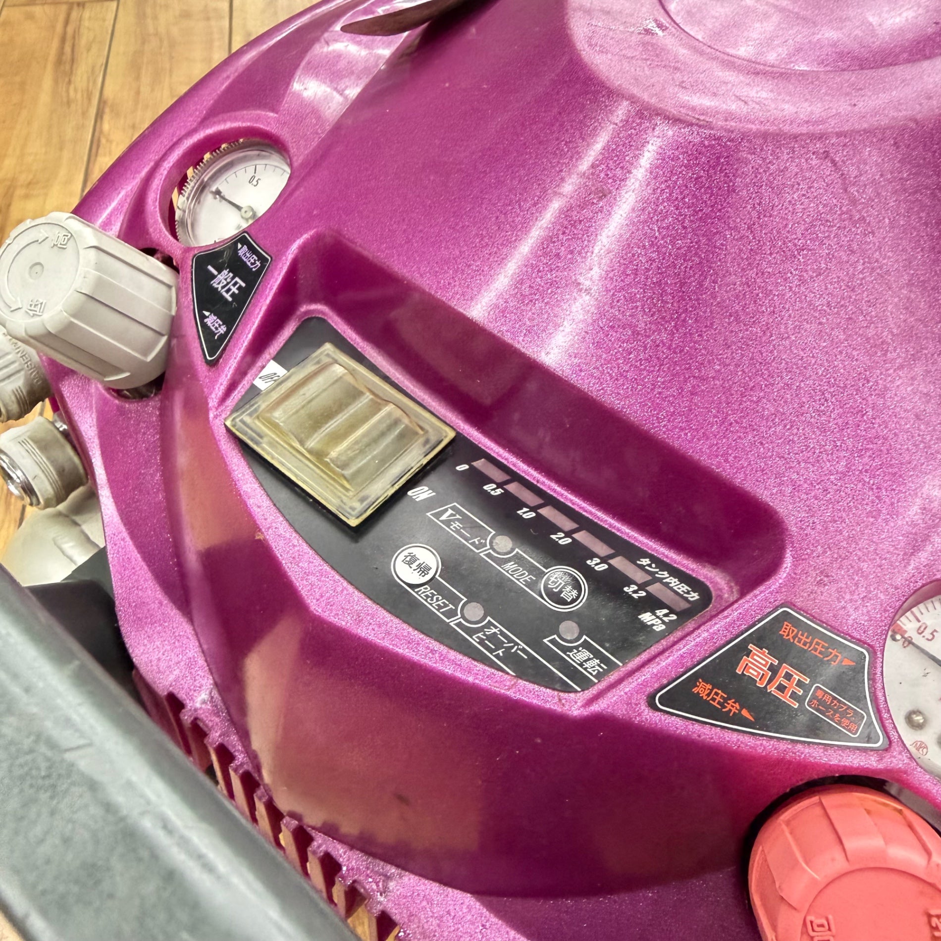 動作確認済み エアコンプレッサー EC1443H 【リライズ蓮田店】