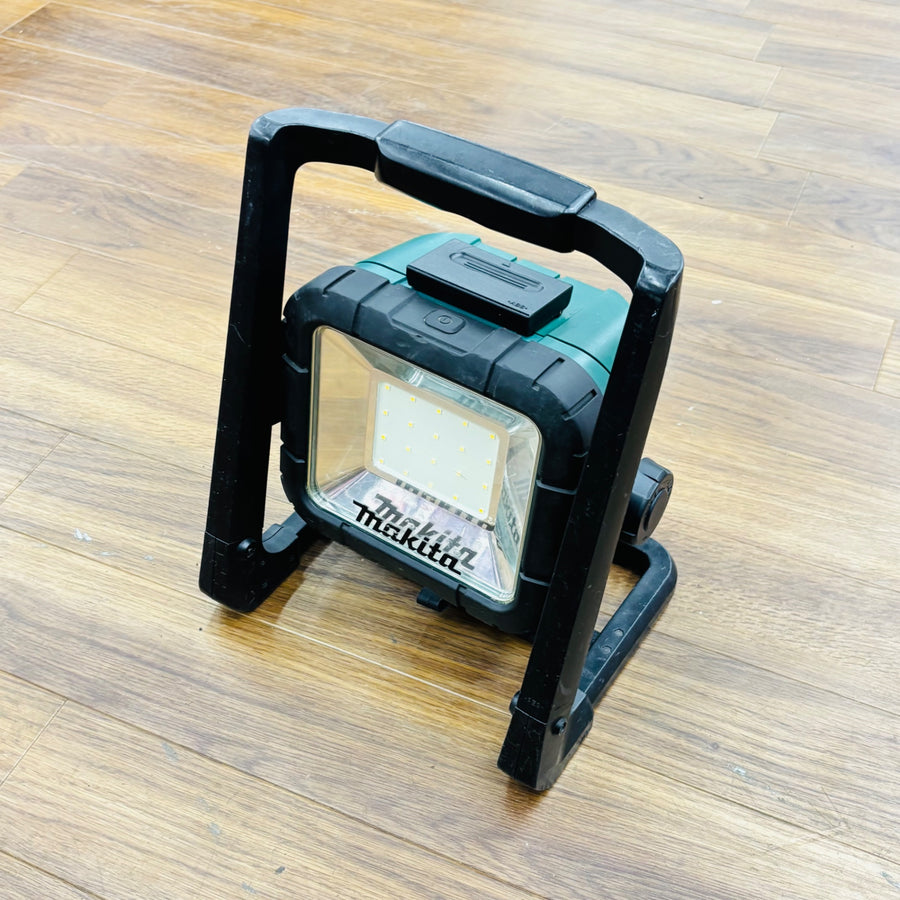 14.4V/18V コードレスLEDスタンドライト ML805 【中古】 【蓮田店】