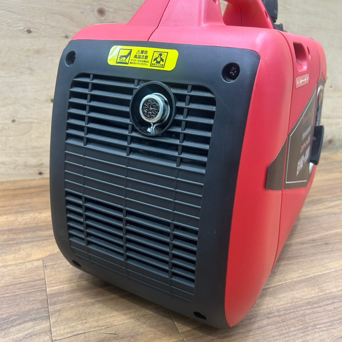 美品 ナカトミ インバーター発電機 EIVG-900D 定格出力0.9kVA 【船橋馬込店】