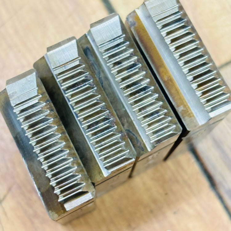 【コンパクト便】 使用は少なそうです  自動切上ダイヘッド対応チェーザ 水道管・ガス管用 2・1/2～3 AC 65A-80A 【蓮田店】