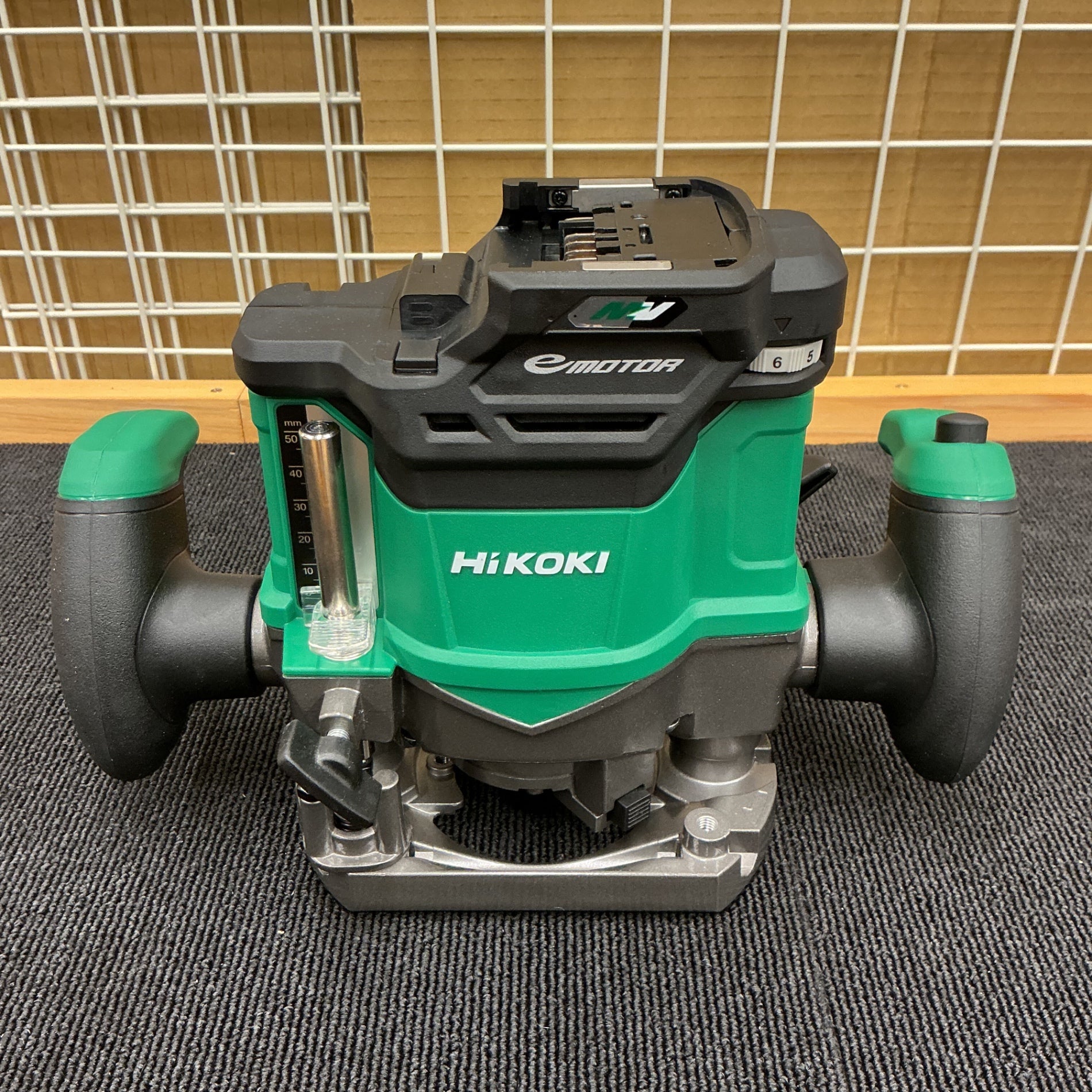 【未使用】 ハイコーキ/HIKOKI コードレスルーター M3612DA(NN) 本体のみ マルチボルト対応 【越谷店】