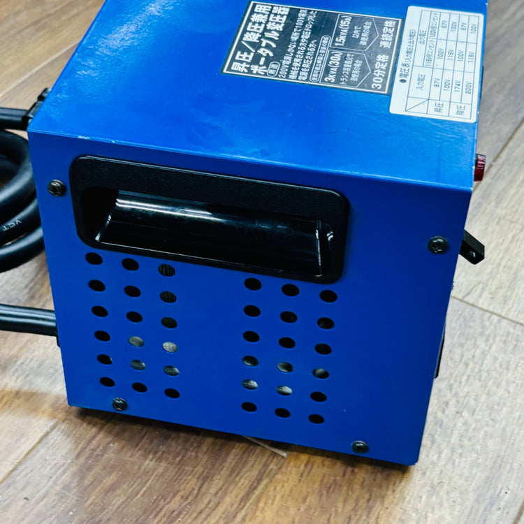 美品 ) ポータブル変圧器 STX-3QB 【リライズ蓮田店】