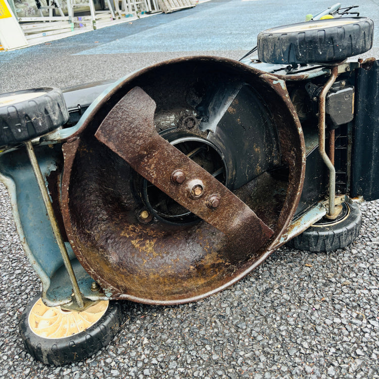 ◆ホンダ(HONDA) エンジン歩行式芝刈機 HRG415H 【越谷店】