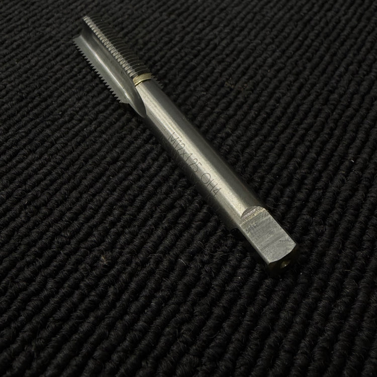 【ネコポス】極美品  超硬ダイカスト用ハンドタップ 8315527 OT-DC-HT-1.5P-OH4-M12X1.25 【リライズ蓮田店】