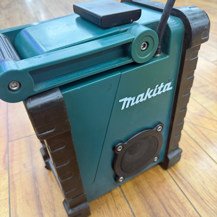 動作確認済み 充電式ラジオ MR100 18V,14.4V,12V,9.6V対応 本体のみ【リライズ蓮田店】