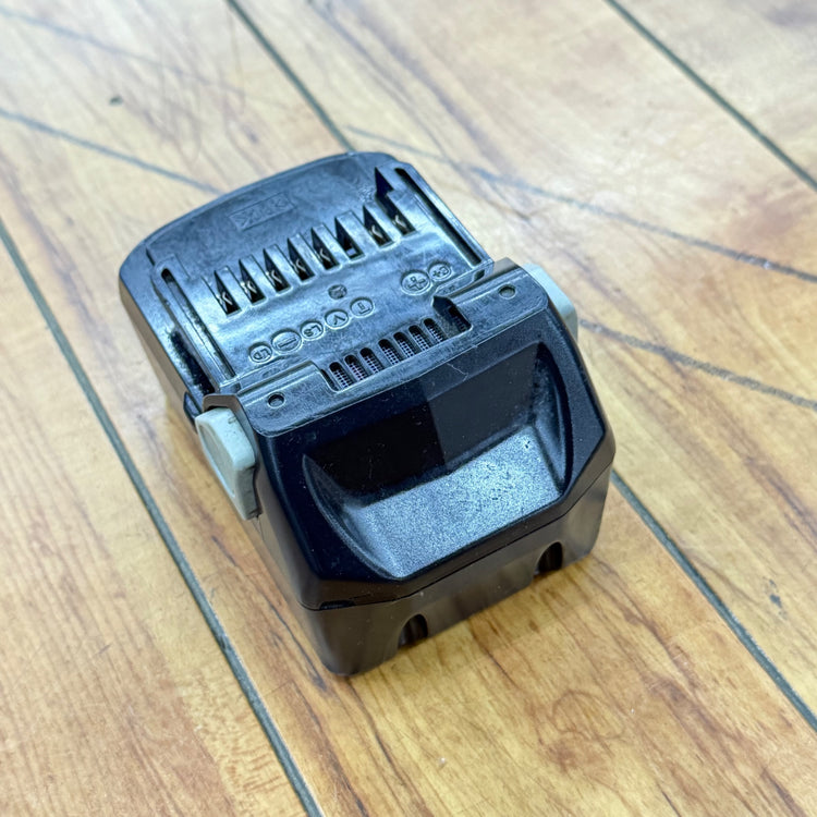 使用充電確認済み リチウムイオンバッテリー 18V/3.0Ah BSL1830 【リライズ蓮田店】