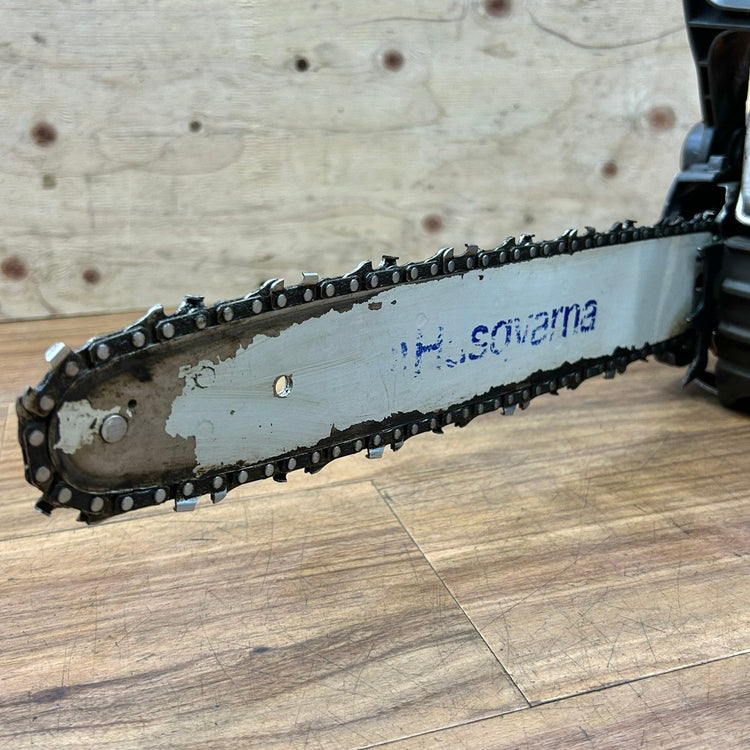 良品 ハスクバーナ (Husqvarna) エンジンチェーンソー 135MARKⅡ バーサイズ 35cm (14インチ) 【船橋馬込店】