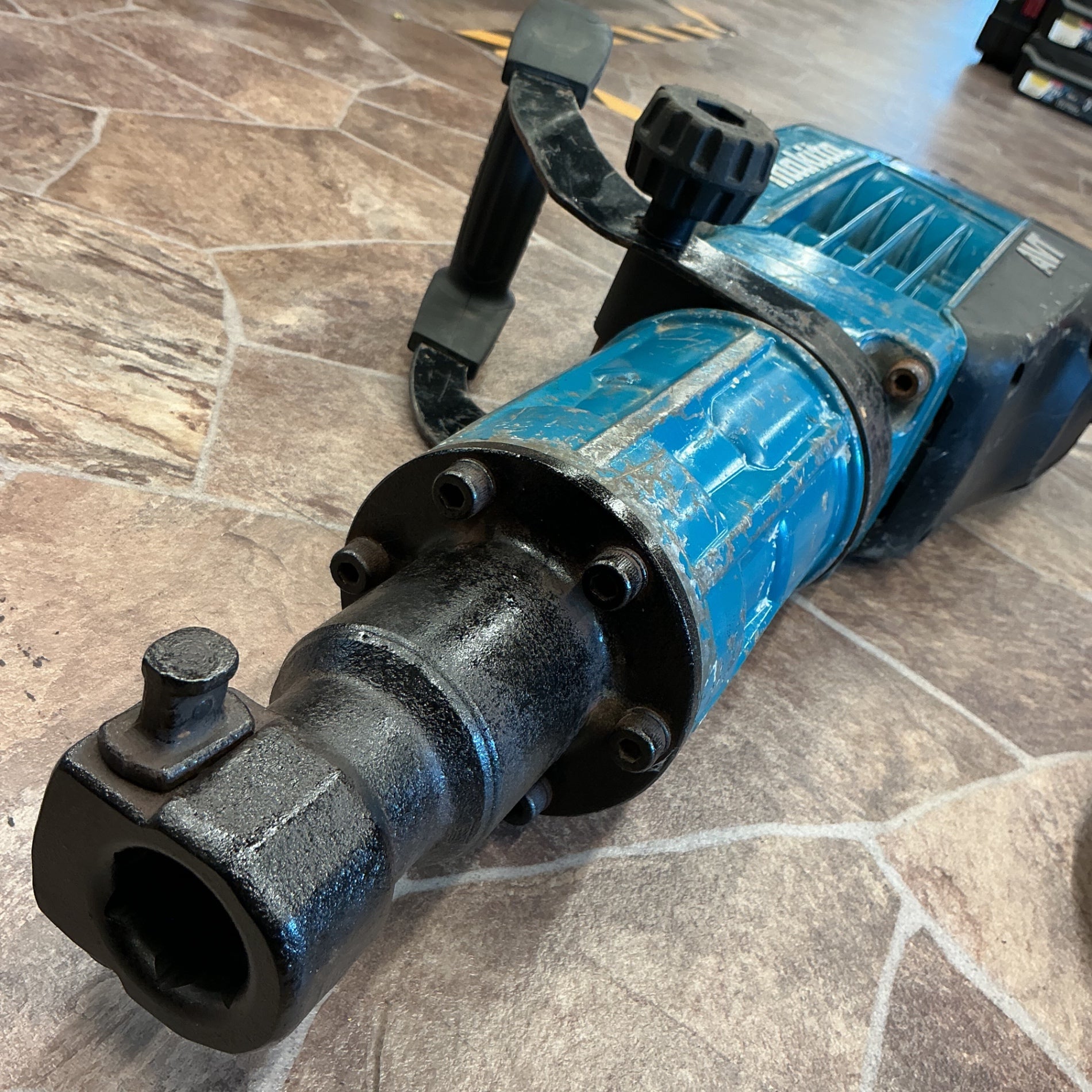 【中古・動作品】 マキタ makita 電動ハンマ HM1317C コンクリートハンマー ブレーカー ※ハンドル難あり 【越谷店】