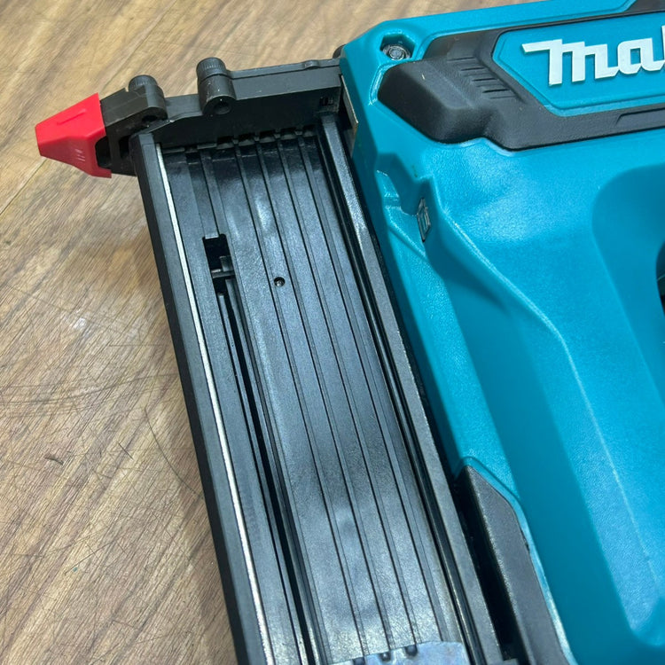 美品 マキタ (makita) コードレスフィニッシュネイラ FN350DZ 本体のみ 充電式面木釘打 18V 【船橋馬込店】