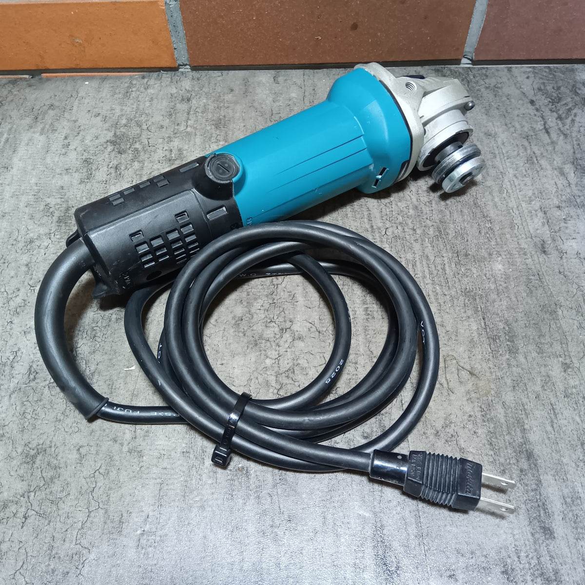 100mm ディスクグラインダー 9533BL 【市川行徳店】