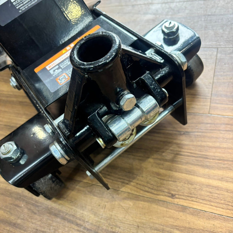 アストロプロダクツ 2TON 超低床ガレージジャッキ GJ143 | タイヤ交換 【船橋馬込店】