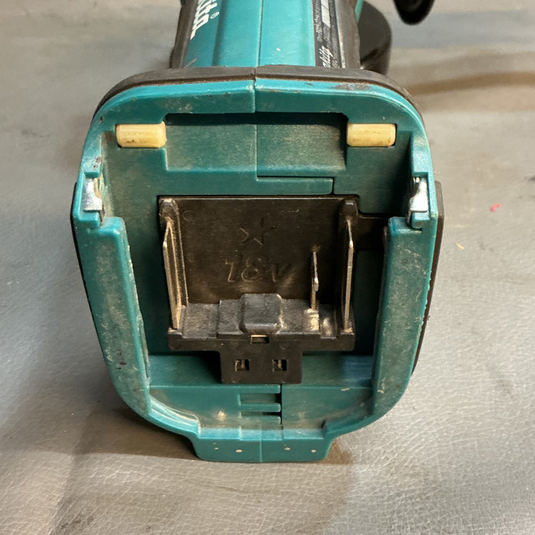【中古】マキタ(makita) 18V充電式ディスクグラインダ  GA402DZ  【越谷店】