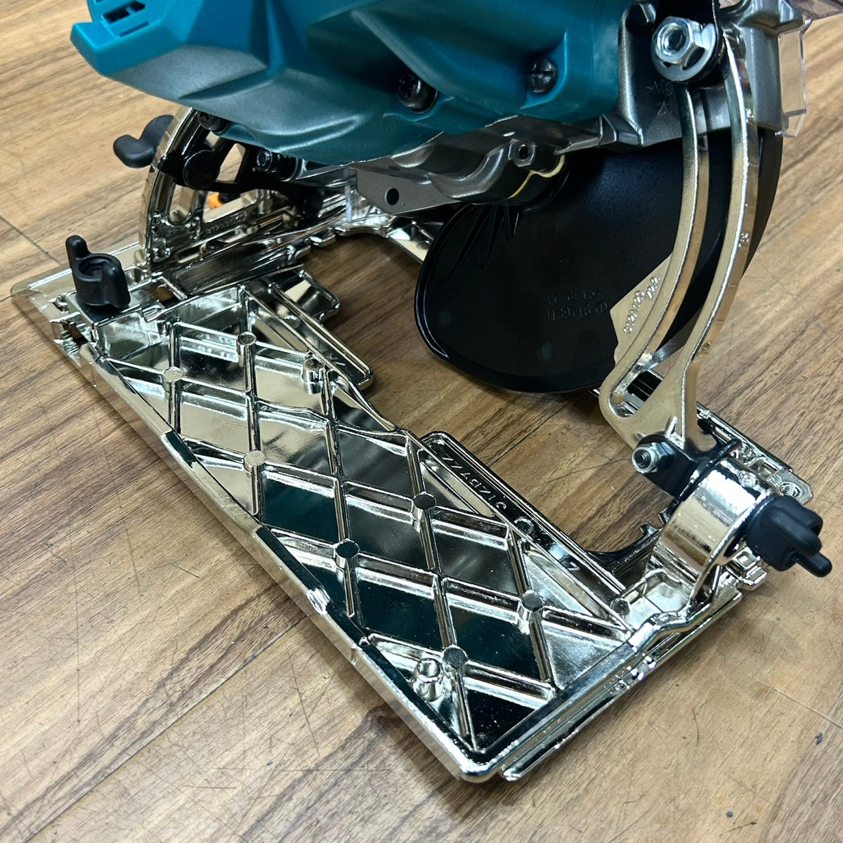 マキタ (makita) 40V コードレス防じんマルノコ KS001GZ 本体のみ 【船橋馬込店】