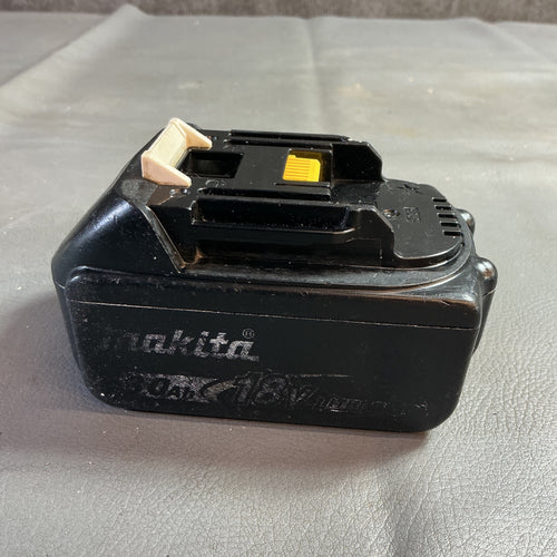 【中古】マキタ(makita) リチウムイオンバッテリー 18V/3.0Ah BL1830B  【越谷店】