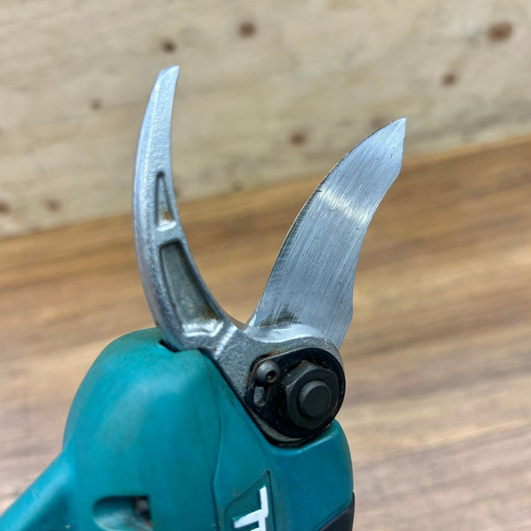 マキタ (makita) 18V+18V 充電式せん定ハサミ UP362DZ 剪定鋏 【船橋馬込店】