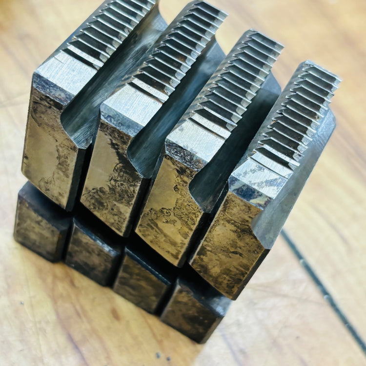 【コンパクト便】 使用は少なそうです  自動切上ダイヘッド対応チェーザ 水道管・ガス管用 2・1/2～3 AC 65A-80A(16B450)  【蓮田店】