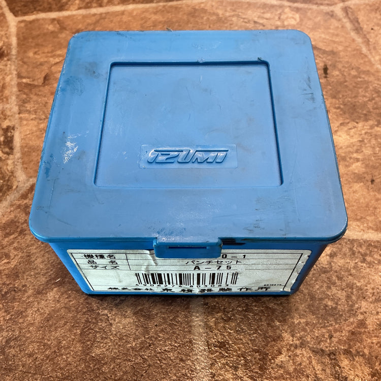 【美品中古】 泉精器(izumi) A-75 パンチセット パンチサイズφ77.2mm 【越谷店】