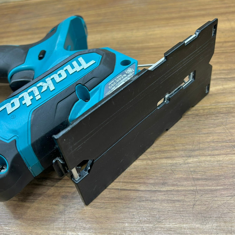 未使用 ブレード付き マキタ(makita) 18V 充電式ボードカッター SD180DRG A-60034 【船橋馬込店】