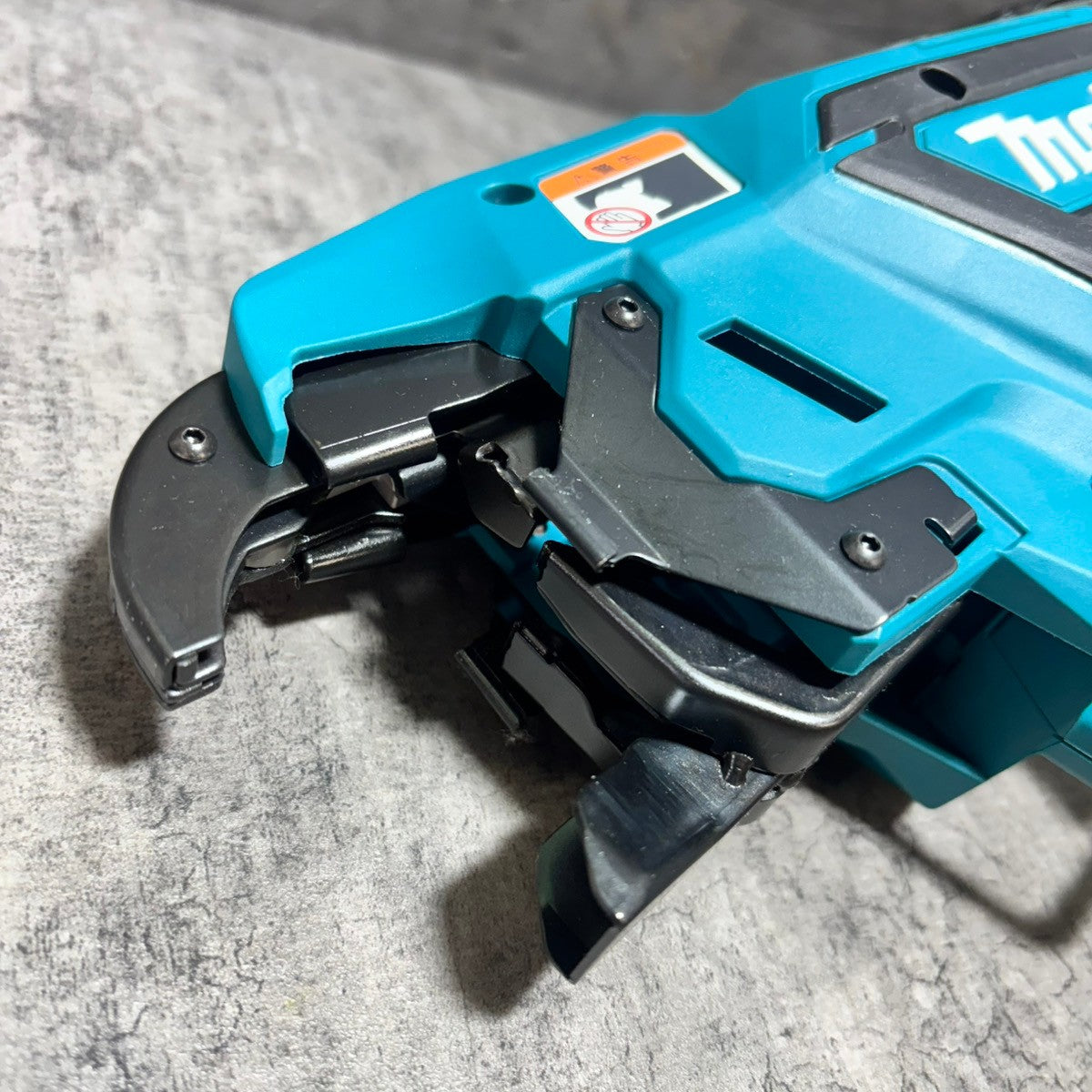 ◆マキタ(makita) コードレス鉄筋結束機 リバータイア TR180DRGX 【市川行徳店】