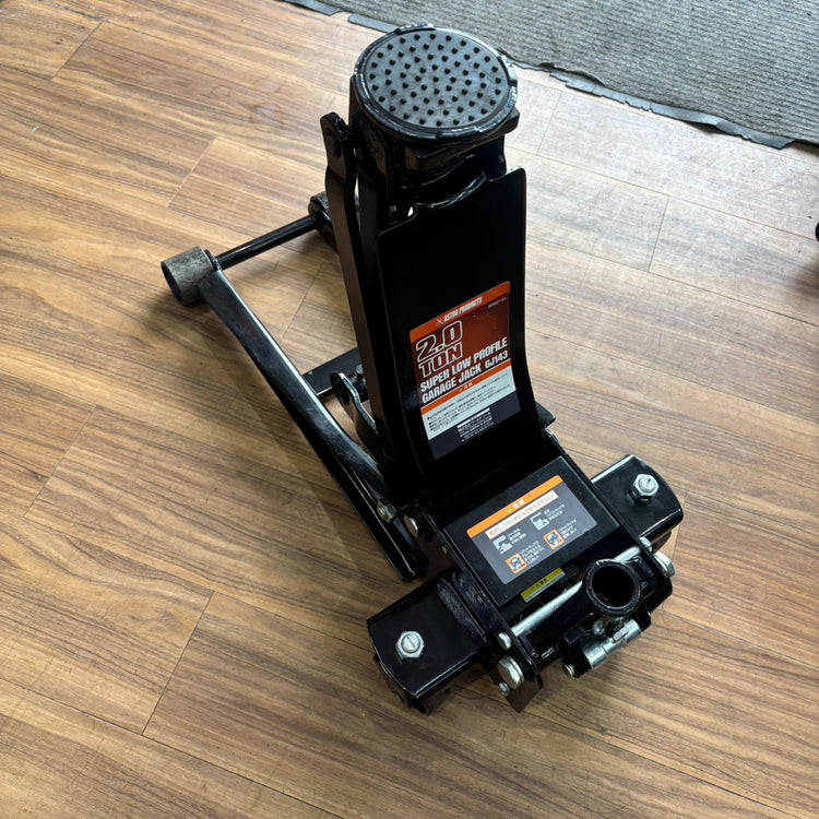 アストロプロダクツ 2TON 超低床ガレージジャッキ GJ143 | タイヤ交換 【船橋馬込店】