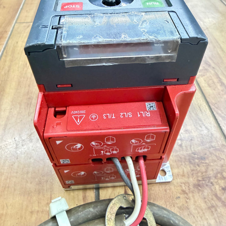 実動作未確認 簡単・小形インバータ VF-nC3 【リライズ蓮田店】