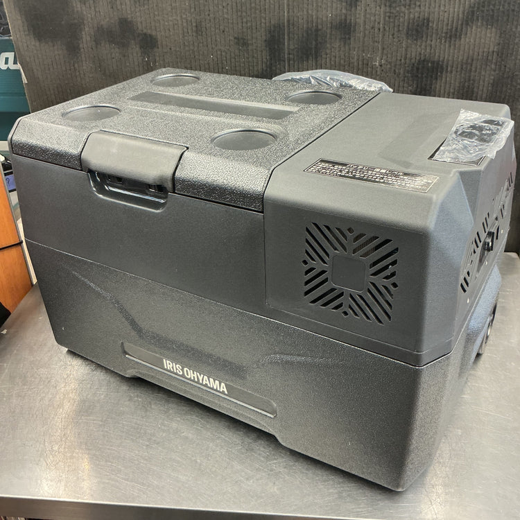 【中古美品】 アイリスオーヤマ ポータブル冷蔵庫 30L ブラック 急速冷凍 -20~20℃ キャスター付き IPD-3A-B 【越谷店】