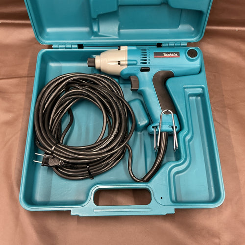 【中古・動作良好！】 マキタ(makita) インパクトドライバー 6952 【越谷店】