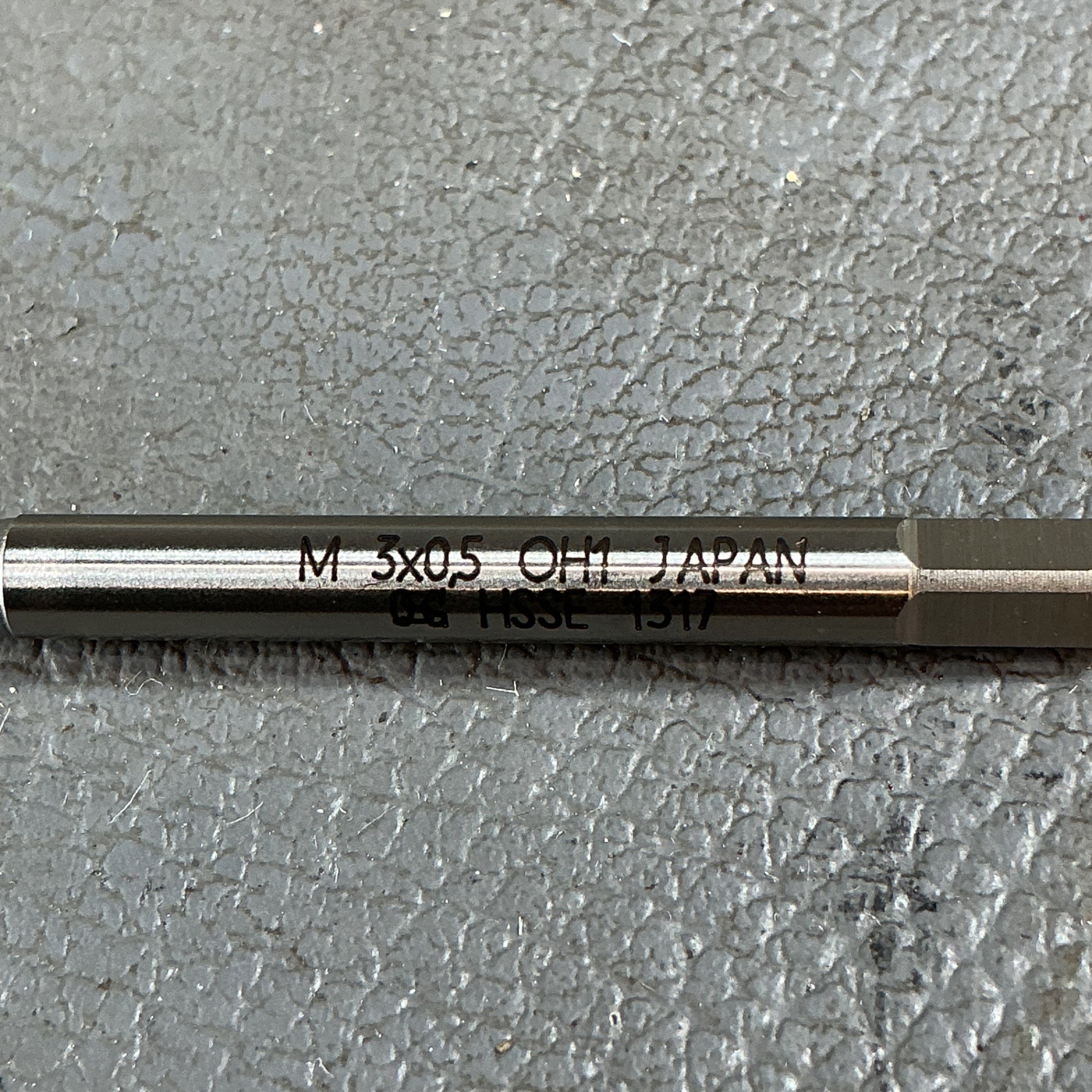 【未使用】OSG　ハンドタップ 一般用 ロングシャンク EXSST M3×0.5×120　5本入りが4箱  【越谷店】