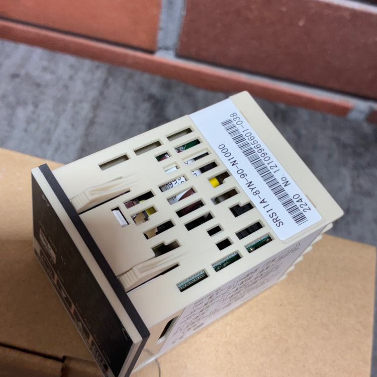 【複数注文歓迎♪】ディジタル調節計 温調計 SRS11A-8YN-90-N1000 【市川行徳店】