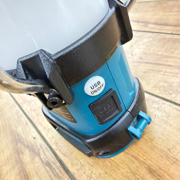 程度良好 マキタ(makita) 14.4V/18V コードレスランタン付きラジオ MR054 【リライズ蓮田店】