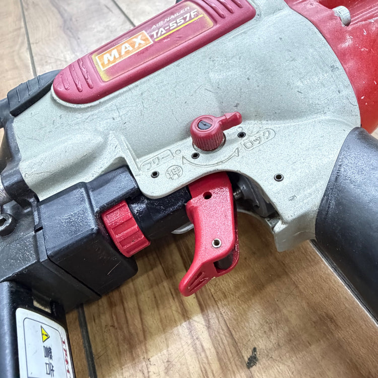 打ち込み動作良好 9mm 常圧フロアタッカ TA-557F/957Tフロア 【リライズ蓮田店】