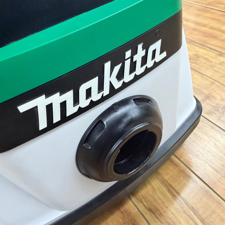 極美品 マキタ(makita) 乾湿両用 集じん機 M442 【リライズ蓮田店】