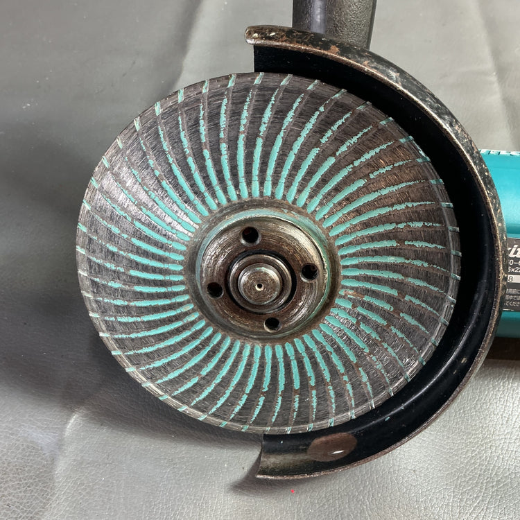 【中古】マキタ(makita) コード式ディスクグラインダ GA6010 150㎜  【越谷店】