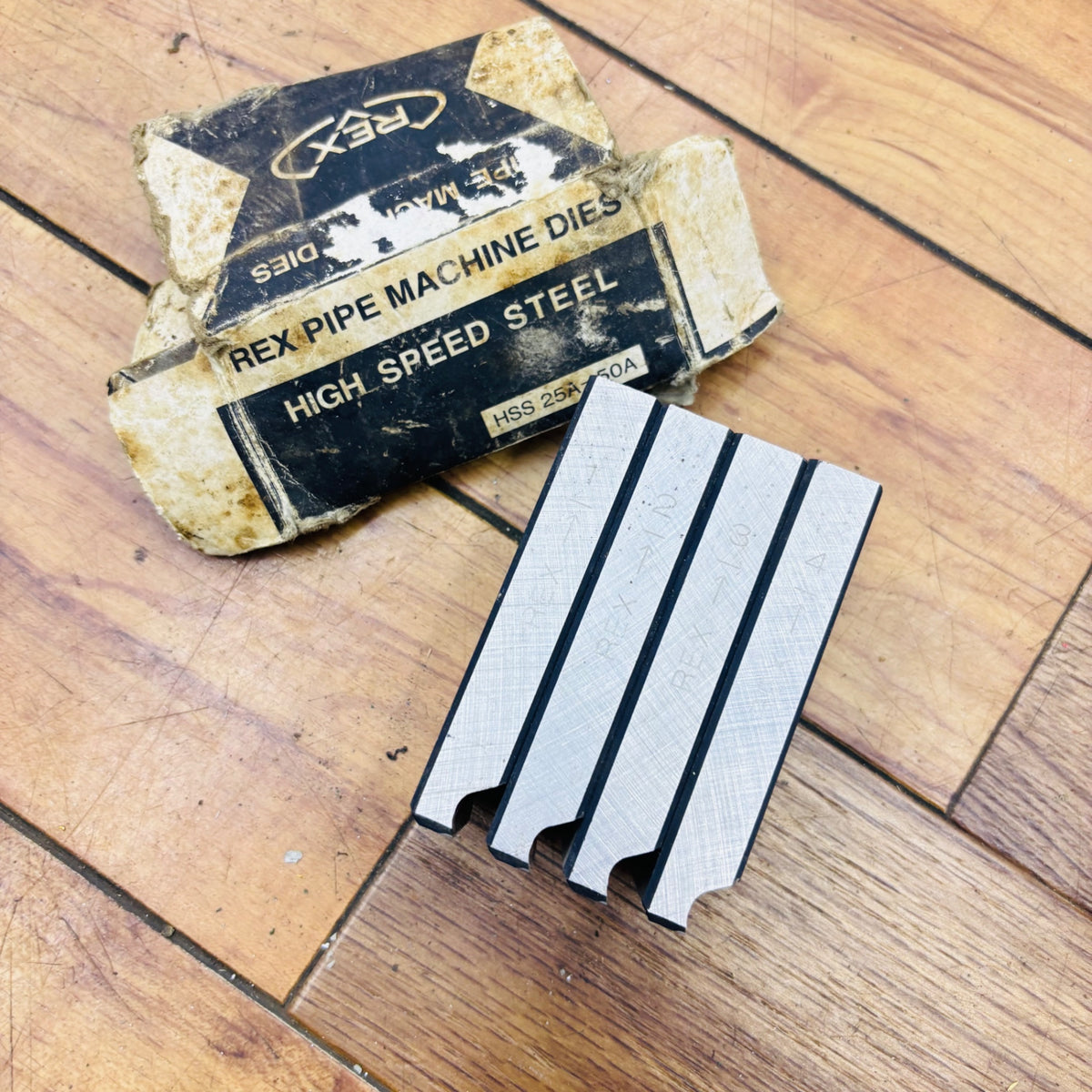 【コンパクト便】ほぼ使用感なし 自動切上ダイヘッド対応チェーザ ステンレス管用 1～2 AC HSS 25A-50A 【リライズ蓮田店】
