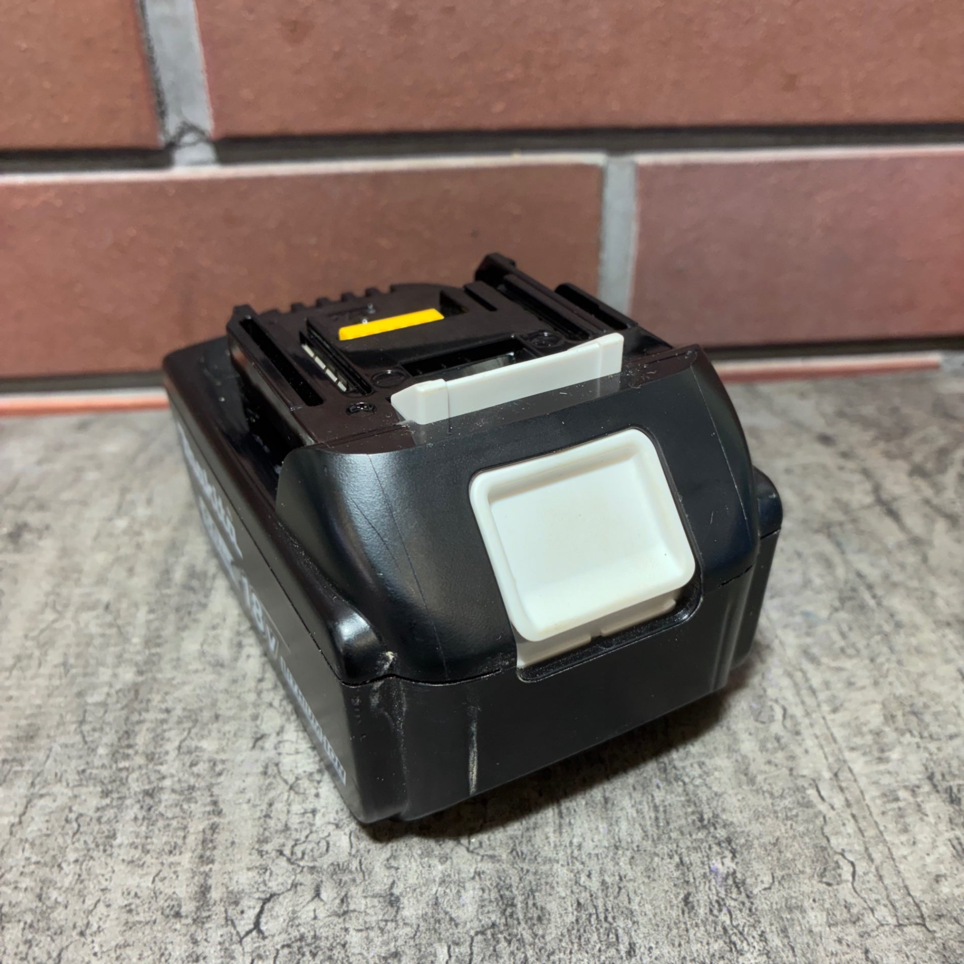 リチウムイオンバッテリー 18V/6.0Ah BL1860B 【市川行徳店】