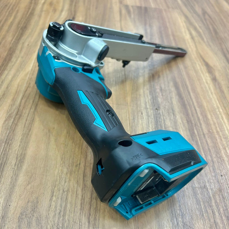美品 マキタ (makita) コードレスベルトサンダー BS180DZ 本体のみ サンディングベルト付き 【船橋馬込店】