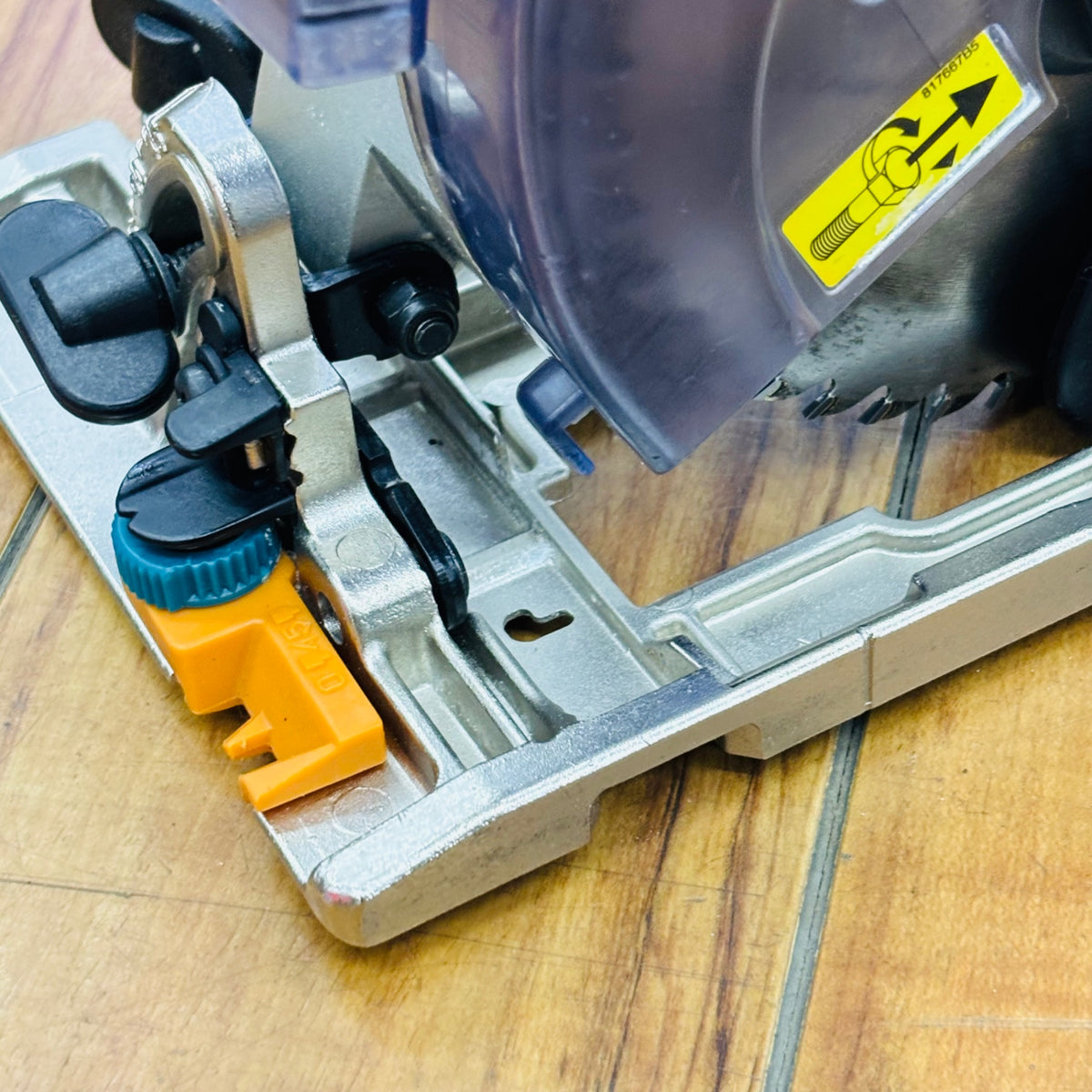動作良好 マキタ(makita) 125mm ボード用防じんマルノコ 5205FXSP1 【リライズ蓮田店】