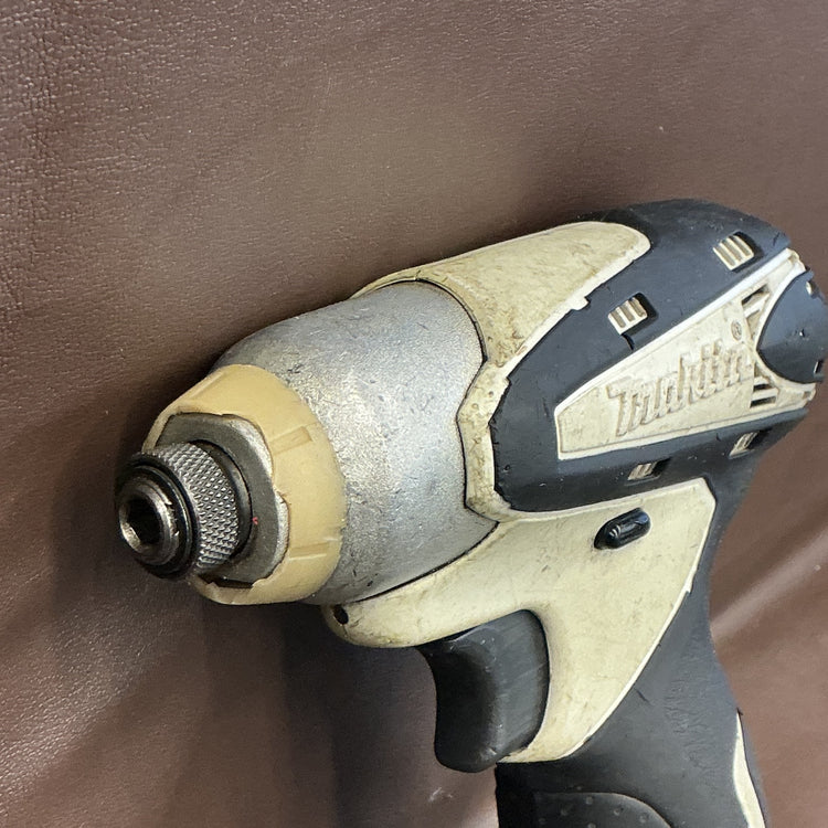 【中古品・バッテリ付き！】マキタ(makita) 充電式インパクトドライバー TD090DZW 【越谷店】