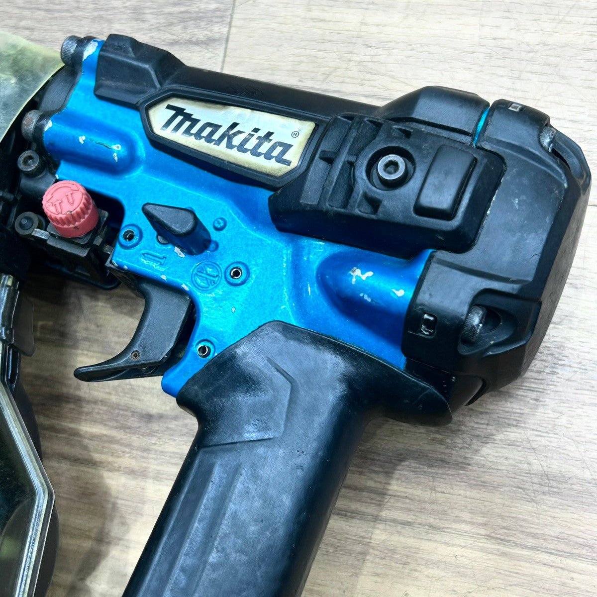 マキタ (makita) 高圧 50mm エアー釘打ち機 AN513HM 【中古】【船橋馬込店】