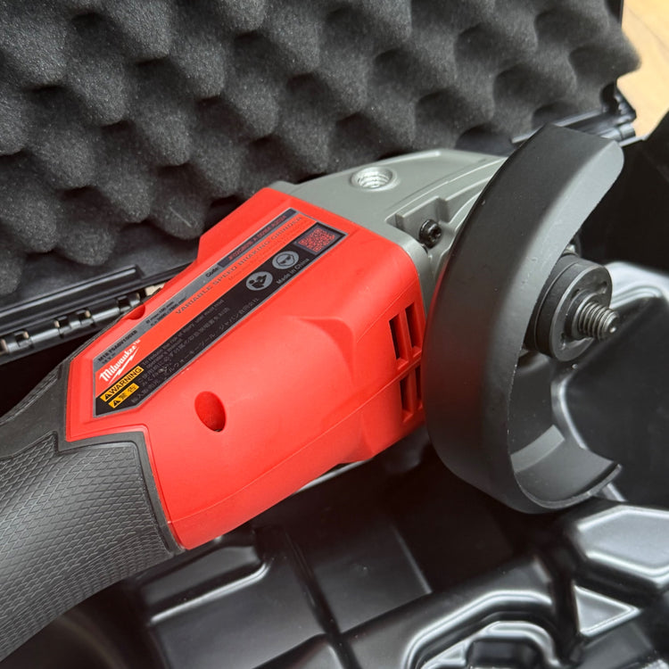 極美品 100mm 18V ディスクグラインダー M18 本体+ケース【リライズ蓮田店】