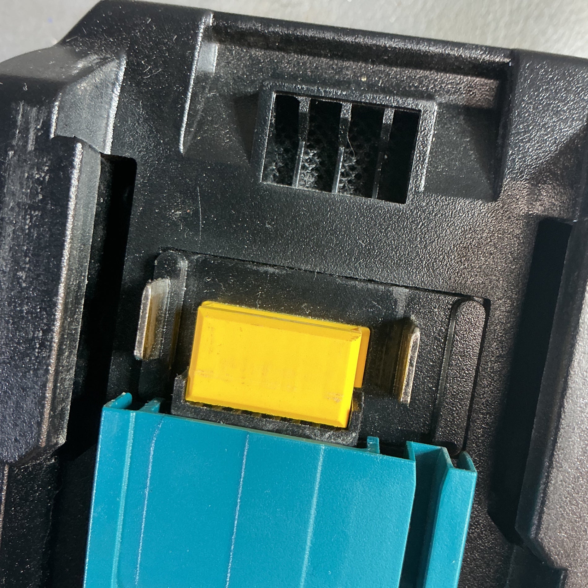 【中古】マキタ(makita) 急速充電器 DC18RF  【越谷店】