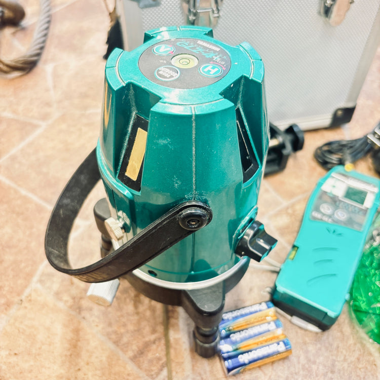 ◆山真製鋸(YAMASHIN) グリーンレーザー墨出し器 GL-4+ 【越谷店】