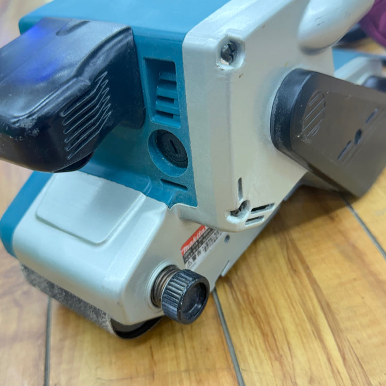 動作良好 ベルトサンダー 9903 マキタ純正ダストバッグ サンディングベルト10枚付属【リライズ蓮田店】