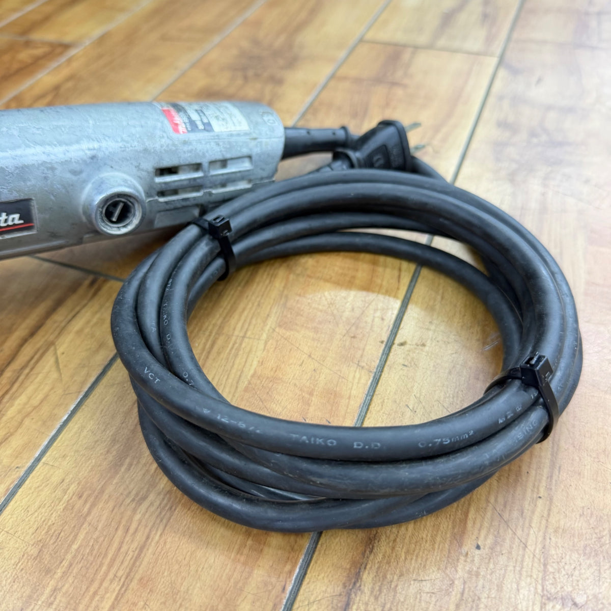 動作良好 100mm ディスクグラインダ  9520L 【リライズ蓮田店】