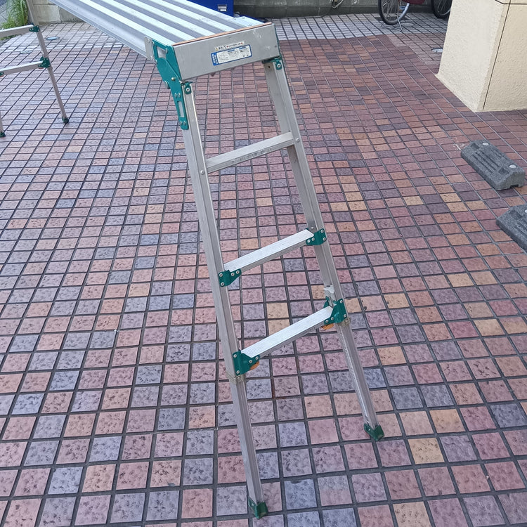 【店頭引取限定・発送不可】 伸縮天板・伸縮脚付足場台 VSR-2613FG 【市川行徳店】
