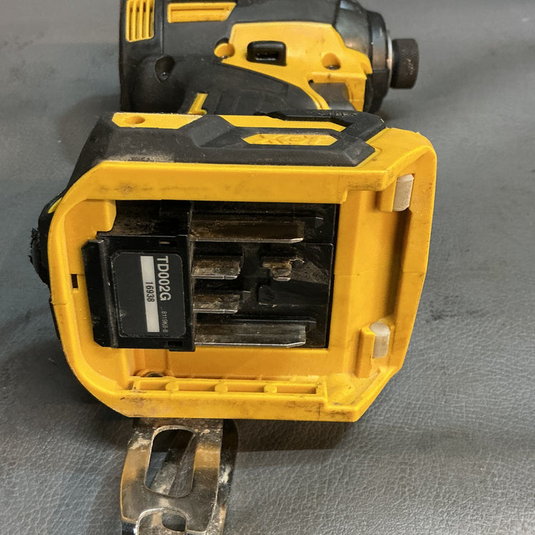 【中古】マキタ(makita) コードレスインパクトドライバー TD002GZFY  【越谷店】