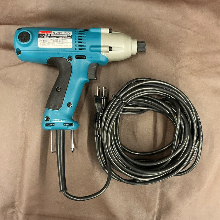 【中古・動作良好！】 マキタ(makita) インパクトドライバー 6952 【越谷店】